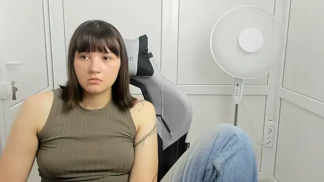 Vanilla_Vixen – Naživo chatovacia miestnosť