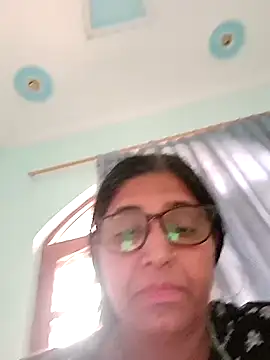 Hina4577 Adlı Modelin Canlı Sohbet Odası