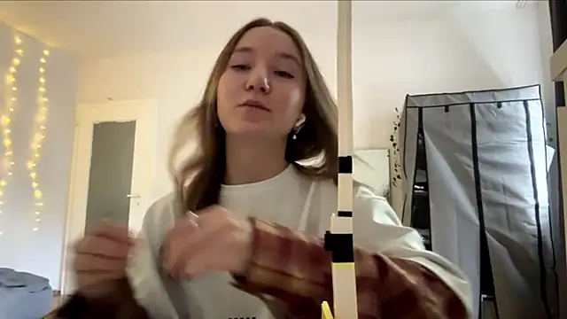 חדר צ'אט בשידור חי של smalllisa