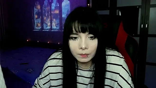 kawaiigothica Adlı Modelin Canlı Sohbet Odası
