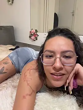 leana_bgeee Adlı Modelin Canlı Sohbet Odası