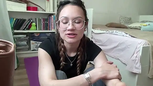 חדר צ'אט בשידור חי של JoyceMonroe_1