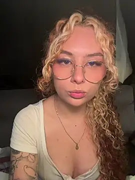 Joyce-fire Cameră chat live