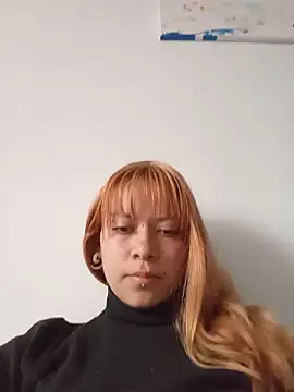 AuraAuroraa Adlı Modelin Canlı Sohbet Odası