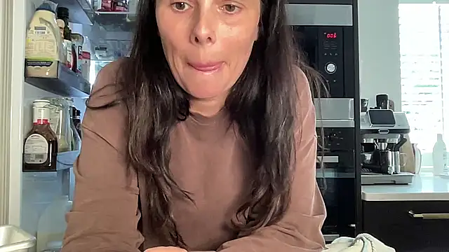 הופעת סקס קאם בשידור חי של JadeLucy