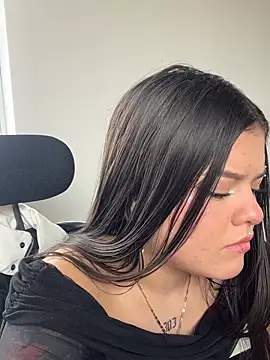 Pokój czatu na żywo – Camila_Duarte_2