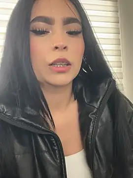 Sara_fernandez-n Live chat-huone
