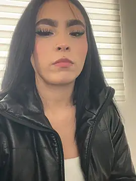 Sara_fernandez- Adlı Modelin Canlı Sohbet Odası