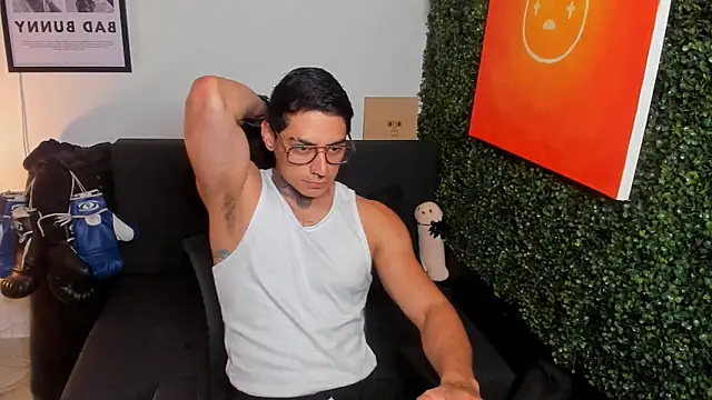 הופעת סקס קאם בשידור חי של Simon_cortes