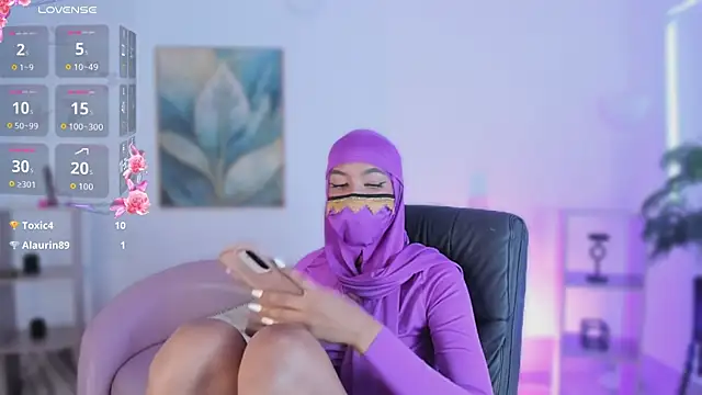 Pokój czatu na żywo – naomi_lara