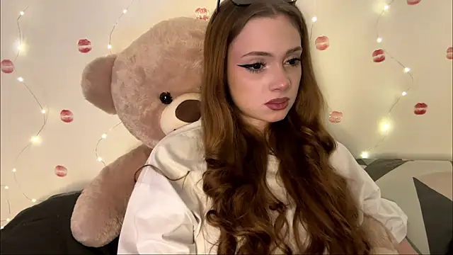 itskylieee's Live Chat Room