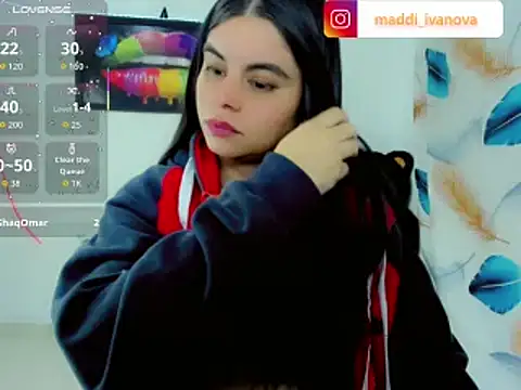 Seks show uživo modela maddison_ivannova na kameri