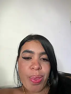 danna_333_ – Naživo chatovacia miestnosť