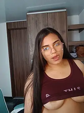 Renata_lizcano – Naživo chatovacia miestnosť