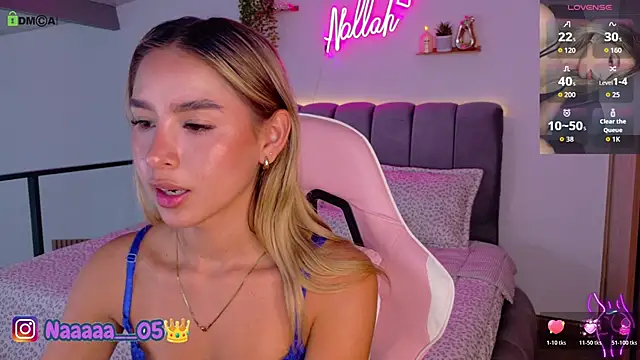 Nallah__ Adlı Modelin Canlı Sohbet Odası