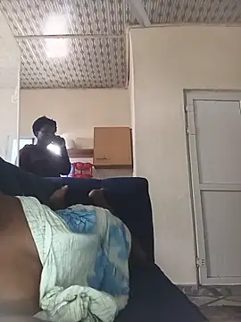 Sala de chat en directo de Horny-riri