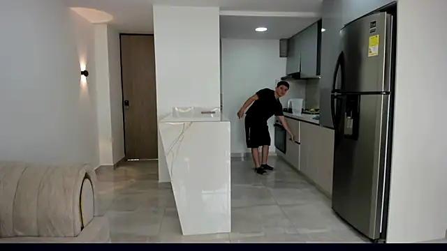 Luxury_pleasure_01 Adlı Modelin Canlı Sohbet Odası
