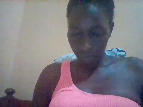 Zinnah_Q Live Chatraum