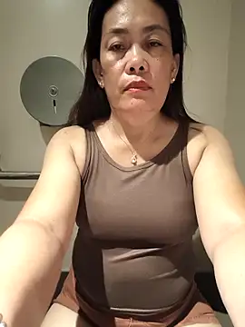 yensexy45's Live Chat Room