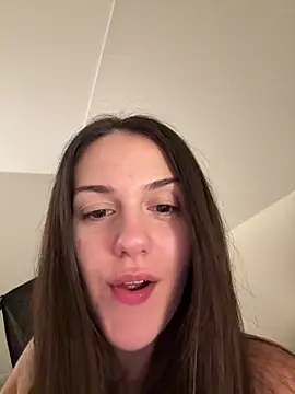 חדר צ'אט בשידור חי של martadiventura