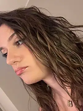 חדר צ'אט בשידור חי של martadiventura
