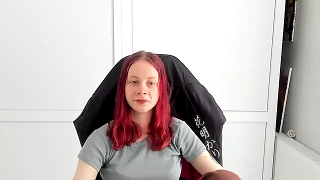 חדר צ'אט בשידור חי של Skylar_spring