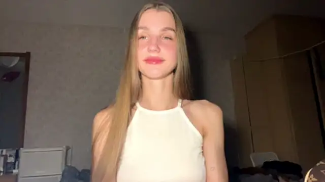 PullyLoves Adlı Modelin Canlı Sohbet Odası
