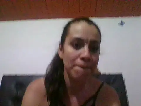 shaira_white's Live Chat Room