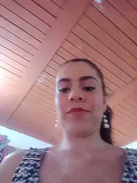 Sala de chat en directo de shaira_white
