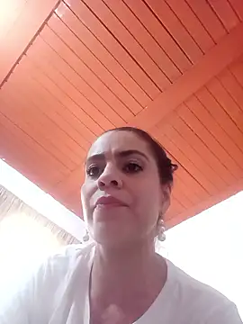 غرفة دردشة shaira_white المباشرة