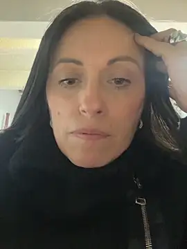 חדר צ'אט בשידור חי של CatalinaSantana83