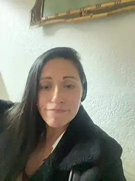 CatalinaSantana83 Adlı Modelin Canlı Sohbet Odası
