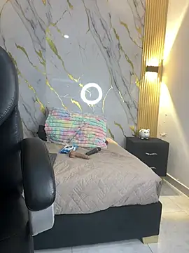 Tinakitten Adlı Modelin Canlı Sohbet Odası