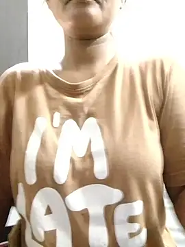 Cherry_Bommm Live Chatraum
