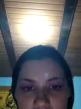 BIGTITS0 Adlı Modelin Canlı Sohbet Odası