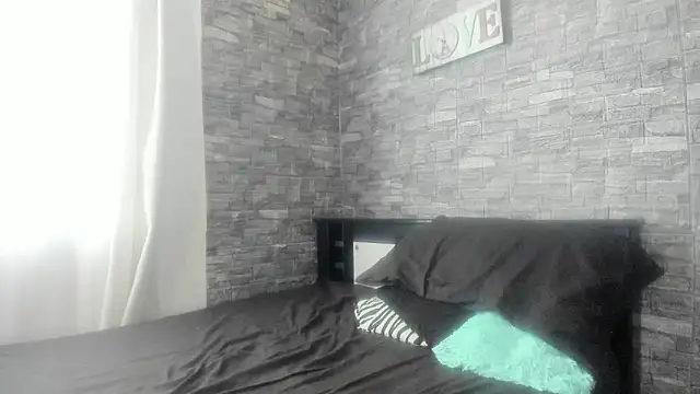 Mia_Nova00 Adlı Modelin Canlı Sohbet Odası