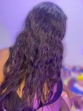 غرفة دردشة Zaarahott المباشرة
