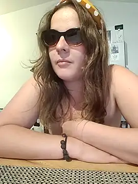 Minette_ Adlı Modelin Canlı Sohbet Odası