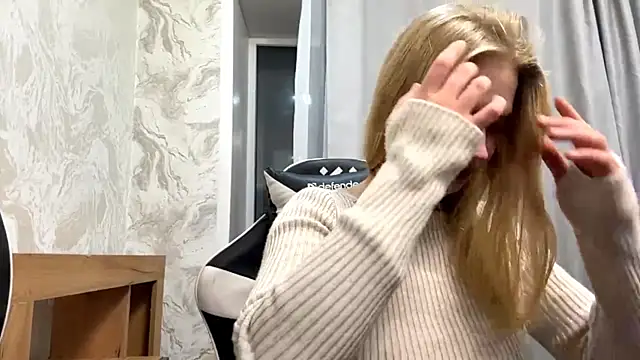 Hollow_Night Live Chatraum