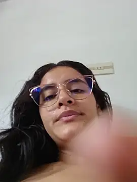 Sala de chat en directo de Emmaa-_-