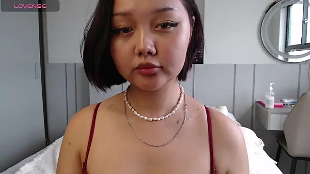 MomoMoonxxx чат на живо