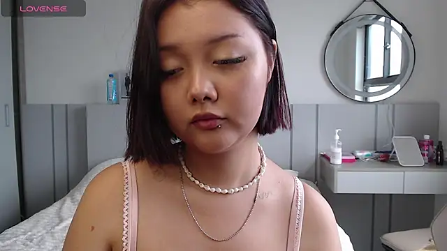 ห้องแชทสดของ MomoMoonxxx