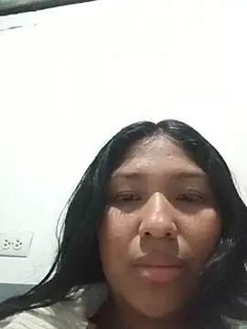 MoonMua Adlı Modelin Canlı Sohbet Odası