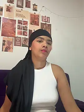 Chat soba uživo modela Jalilat_Billal_02