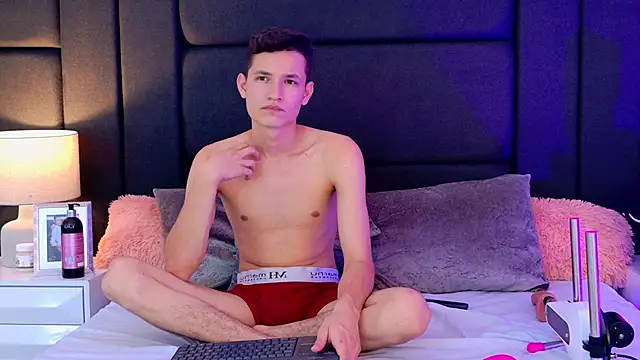 IssaAndMax Adlı Modelin Canlı Sohbet Odası