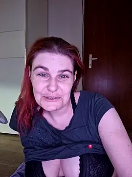 GoldenWifee's Live Chat Room