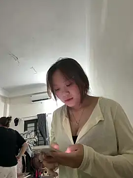 Sala de chat en directo de -Tyna_