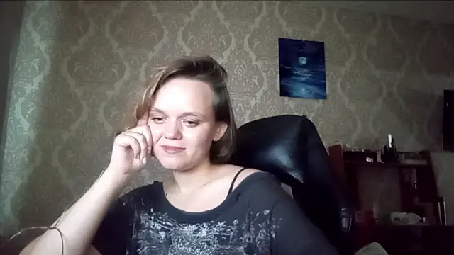 FlirtingAdele_1's Live Chat Room