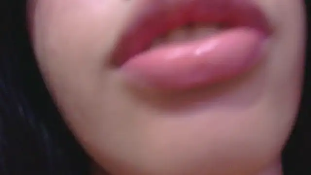 Kyra_Santos Adlı Modelin Canlı Sohbet Odası