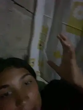 חדר צ'אט בשידור חי של nina20xxxx